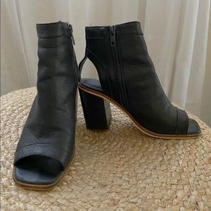 FREE PEOPLE BLACK LEATHER ANKLE BOOTS